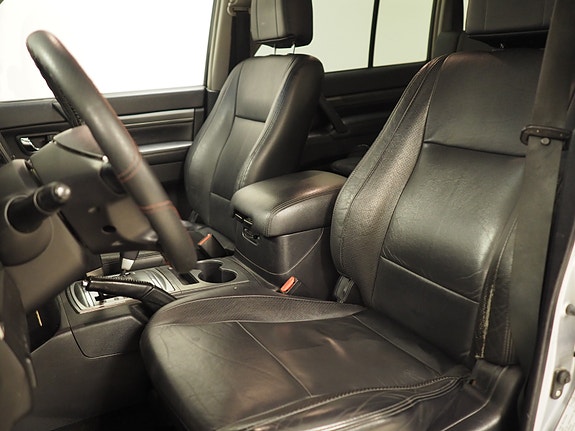 Mitsubishi Pajero 10 of 30