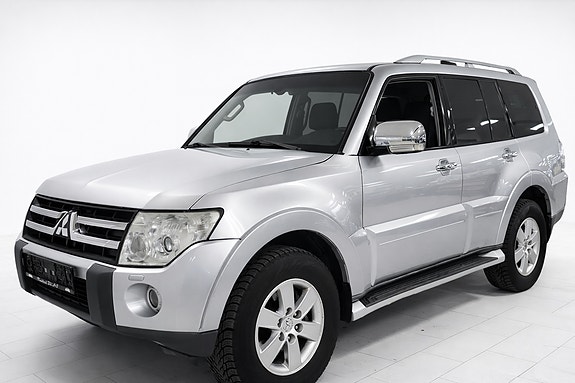 Mitsubishi Pajero 6 of 30