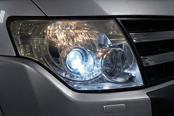 Mitsubishi Pajero 7 of 30