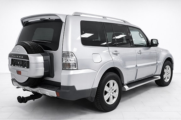 Mitsubishi Pajero 3 of 30