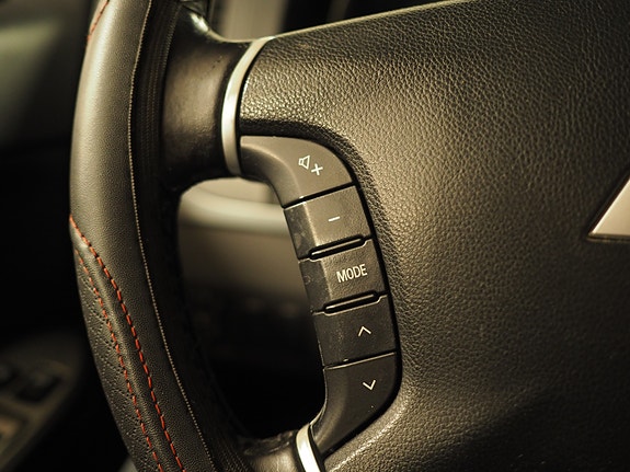 Mitsubishi Pajero 17 of 30