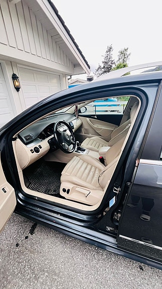 Volkswagen Passat 14 of 18