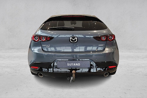 Mazda 3 4 of 5