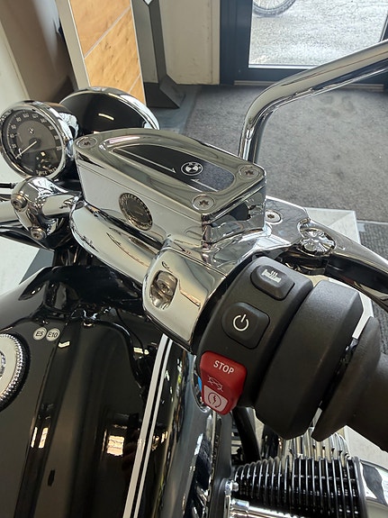 BMW R18 - 100 Year Edition 5 of 11