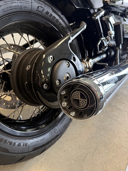 BMW R18 - 100 Year Edition 10 of 11