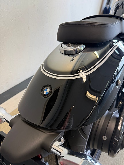 BMW R18 - 100 Year Edition 9 of 11