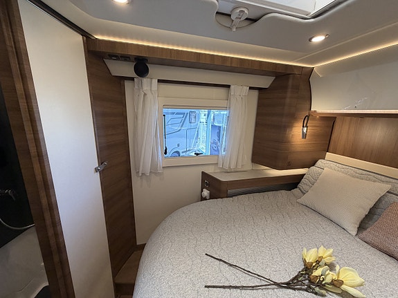Rapido I196 M Distinction // Mercedes // 9 trins automat // 170 HK // Alde // 17 of 29