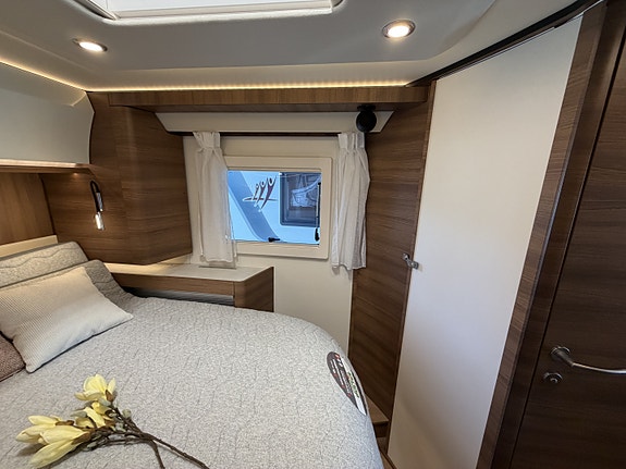 Rapido I196 M Distinction // Mercedes // 9 trins automat // 170 HK // Alde // 22 of 29
