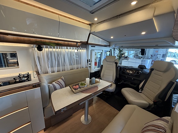 Rapido I196 M Distinction // Mercedes // 9 trins automat // 170 HK // Alde // 11 of 29