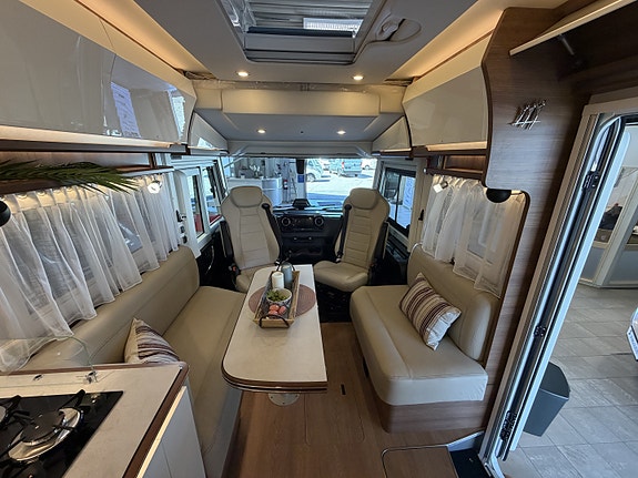 Rapido I196 M Distinction // Mercedes // 9 trins automat // 170 HK // Alde // 13 of 29