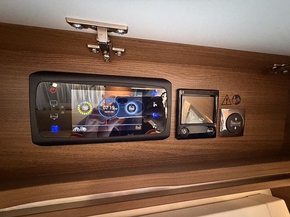 Rapido I196 M Distinction // Mercedes // 9 trins automat // 170 HK // Alde // 25 of 29