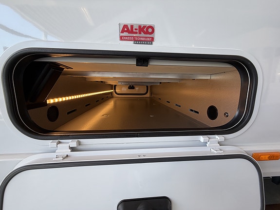 Rapido I196 M Distinction // Mercedes // 9 trins automat // 170 HK // Alde // 29 of 29