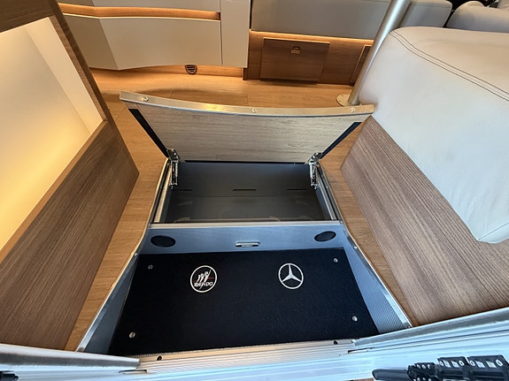 Rapido I196 M Distinction // Mercedes // 9 trins automat // 170 HK // Alde // 24 of 29