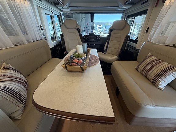 Rapido I196 M Distinction // Mercedes // 9 trins automat // 170 HK // Alde // 12 of 29