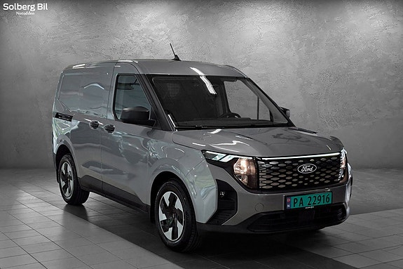 Ford E-Transit Courier 3 of 5