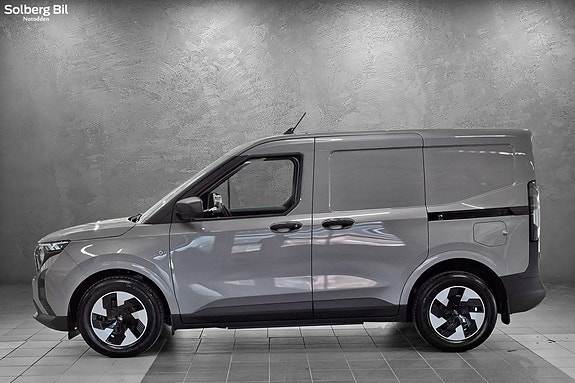 Ford E-Transit Courier 4 of 5