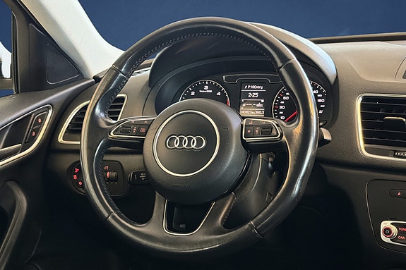 Audi Q3 14 of 16