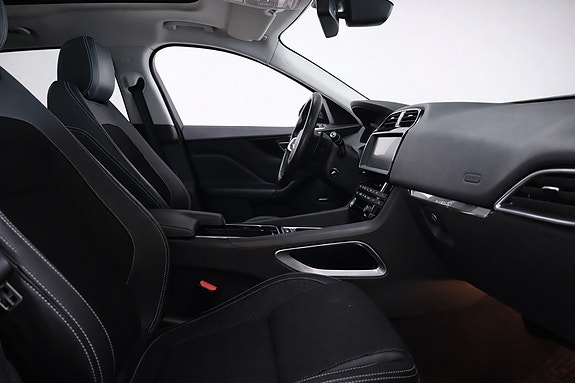 Jaguar F-PACE 19 of 21