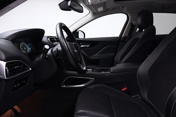 Jaguar F-PACE 18 of 21