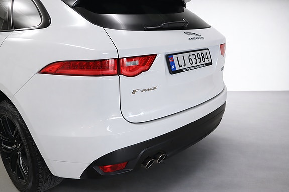 Jaguar F-PACE 6 of 21