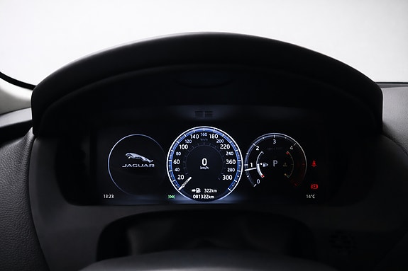 Jaguar F-PACE 14 of 21