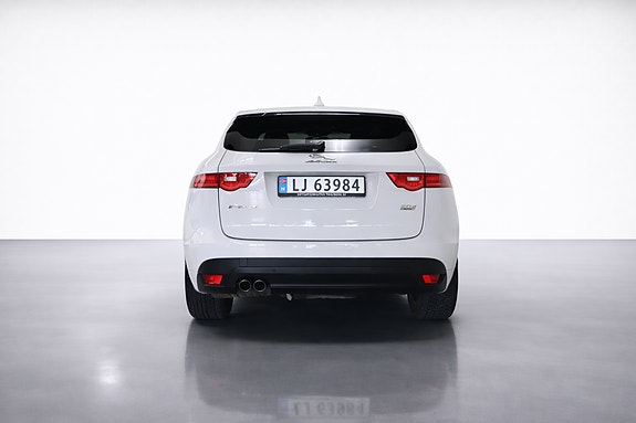 Jaguar F-PACE 8 of 21