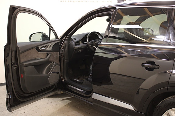 Audi Q7 21 of 30