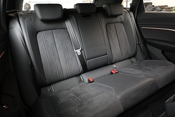 Audi Q8 e-tron 22 of 30