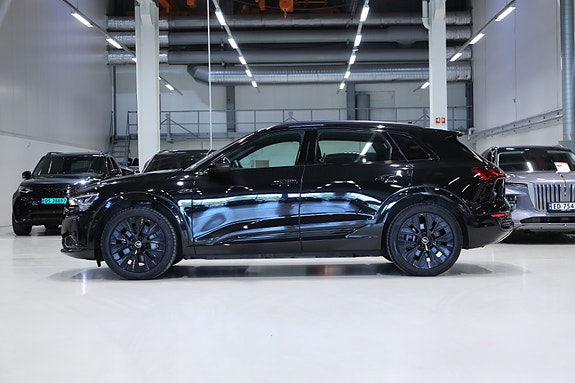 Audi Q8 e-tron 4 of 30