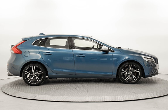Volvo V40 4 of 5