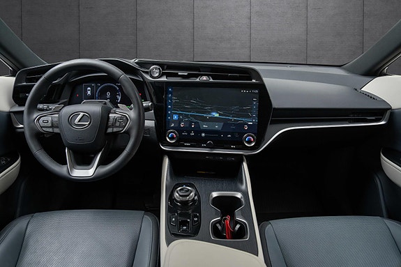 Lexus RZ450e 9 of 19