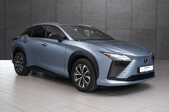 Lexus RZ450e 7 of 19