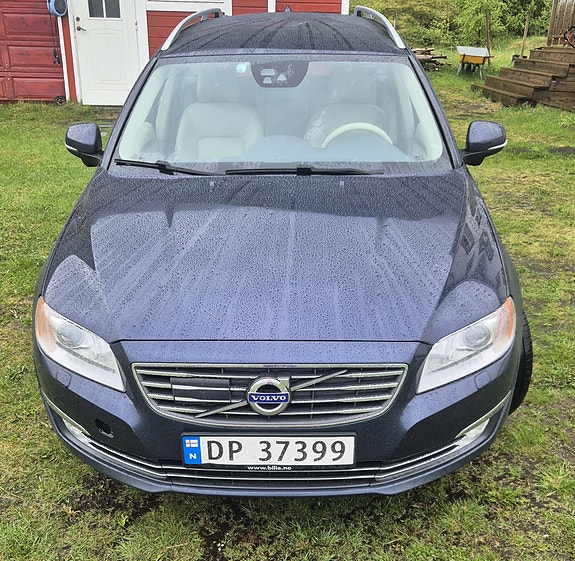 Volvo V70 2 of 20