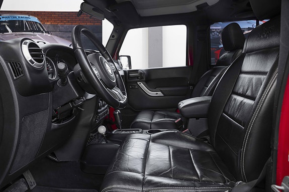 Jeep Wrangler 14 of 30