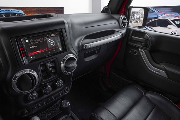 Jeep Wrangler 22 of 30