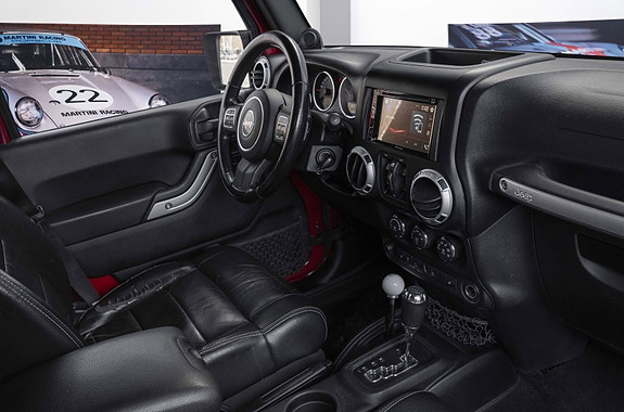 Jeep Wrangler 16 of 30