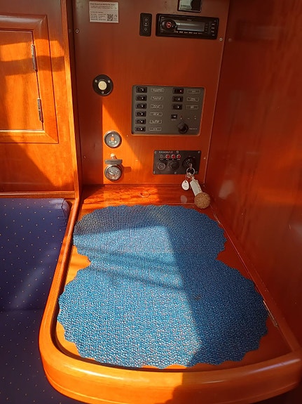 Beneteau Oceanis 323 Clipper 3 of 5
