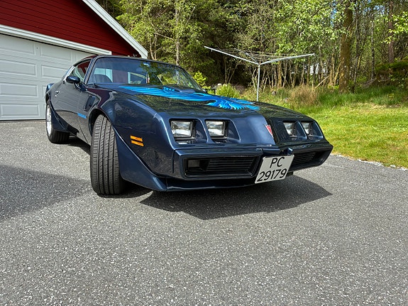 Pontiac Trans Am 2 of 5