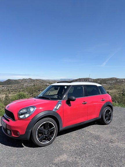 MINI Countryman Cooper S 2 of 5