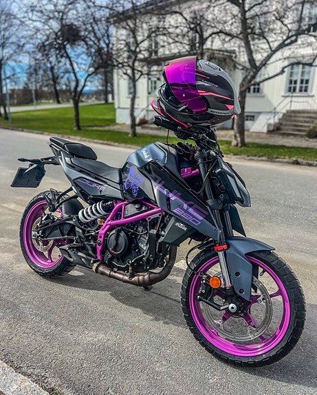 KTM 390 Duke 2 of 6