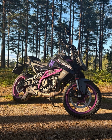 KTM 390 Duke 4 of 6