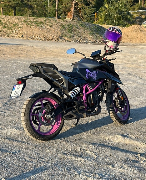 KTM 390 Duke 5 of 6