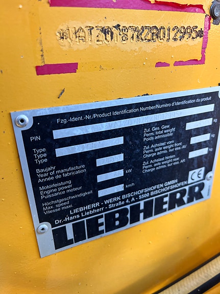 Liebherr L507 Speeder med skoffe og gafler.Vi tar innbytte. 9 of 13