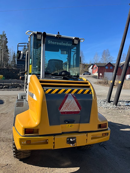 Liebherr L507 Speeder med skoffe og gafler.Vi tar innbytte. 3 of 5