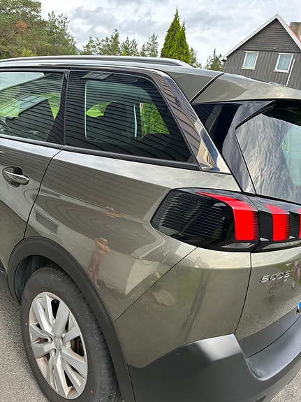 Peugeot 5008 10 of 14