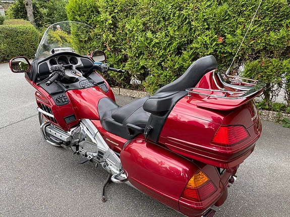 Honda GL 1800 Goldwing 3 of 5