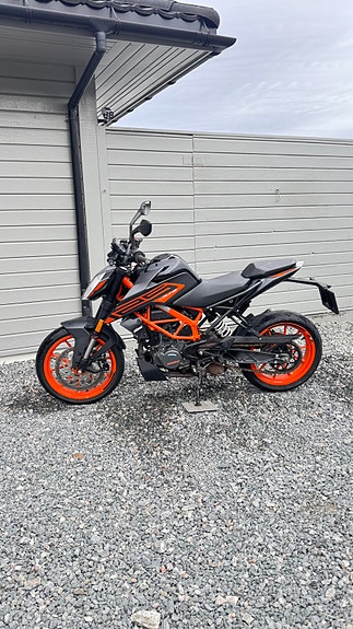 KTM 125 Duke 4 of 9