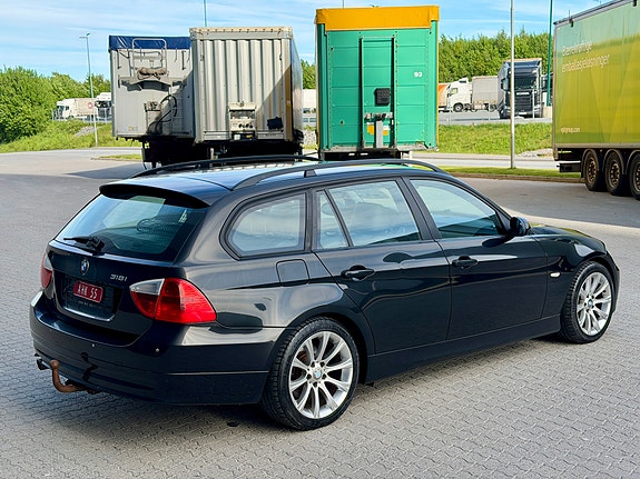 BMW 318i 7 of 21