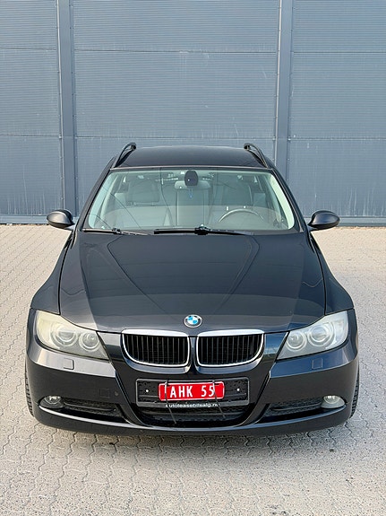 BMW 318i 3 of 21