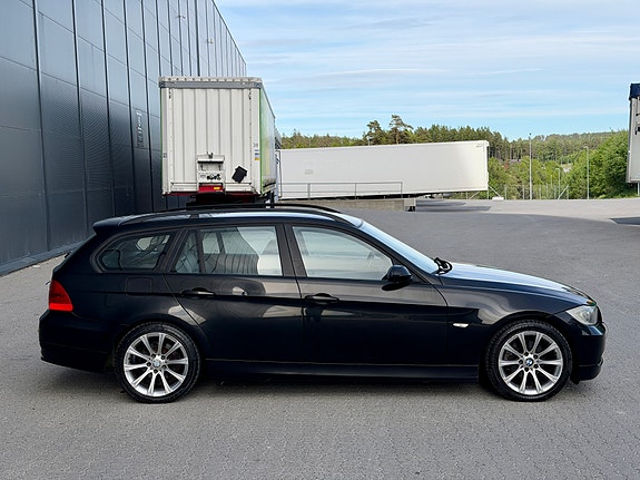 BMW 318i 4 of 21